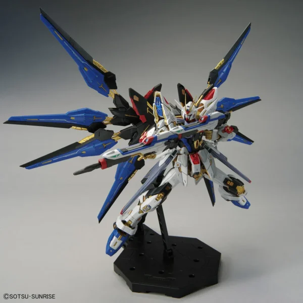 MGEX 1/100 Strike Freedom Gundam - Image 7