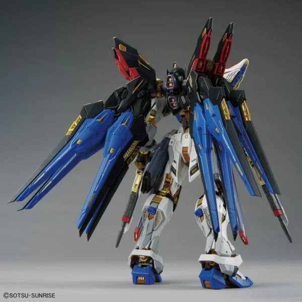 MGEX 1/100 Strike Freedom Gundam - Image 9