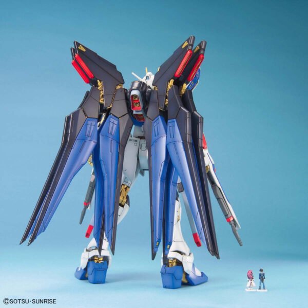 MG Seed Destiny Strike Freedom Gundam - Image 5